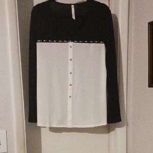 NY Collection Black Top with White Tag